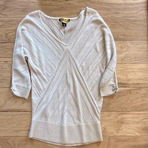 White House Black Market cream sweater w/gold sparkle details size M dry cleaned
